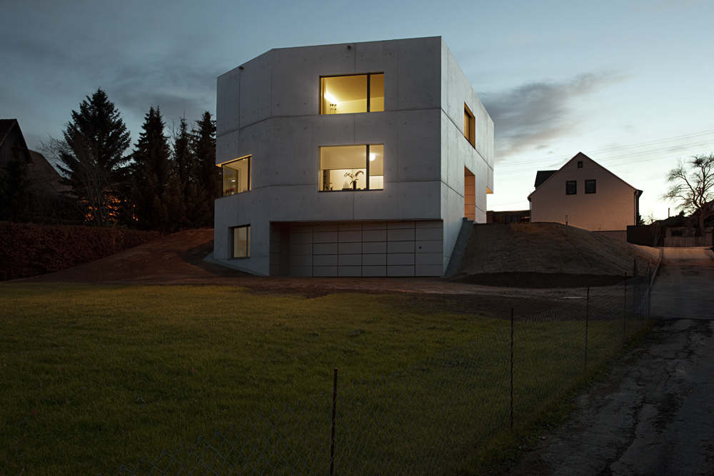 Maison du Béton / Atelier st