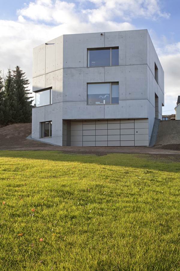 Maison du Béton / Atelier st