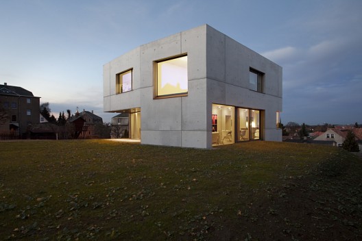 Maison du Béton / Atelier st