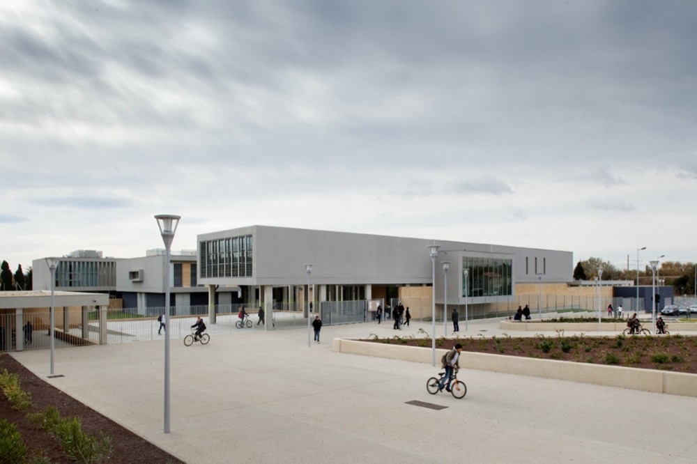 Middle School Morières Les Avignon / N+B Architectes