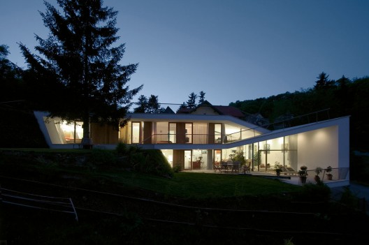 Folded House / x Architekten