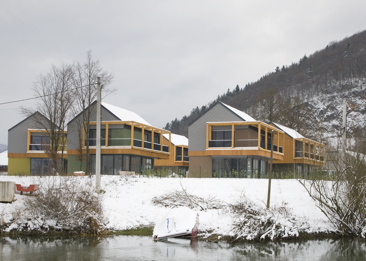 OFIS_2007-2010_Backbone_ Village houses_12 © Tomaz Gregoric