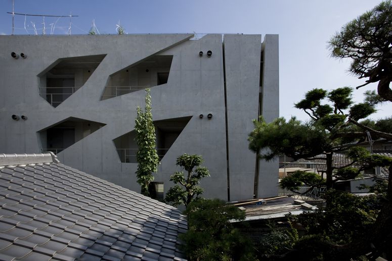 Villa Saitan / EASTERN Design Office