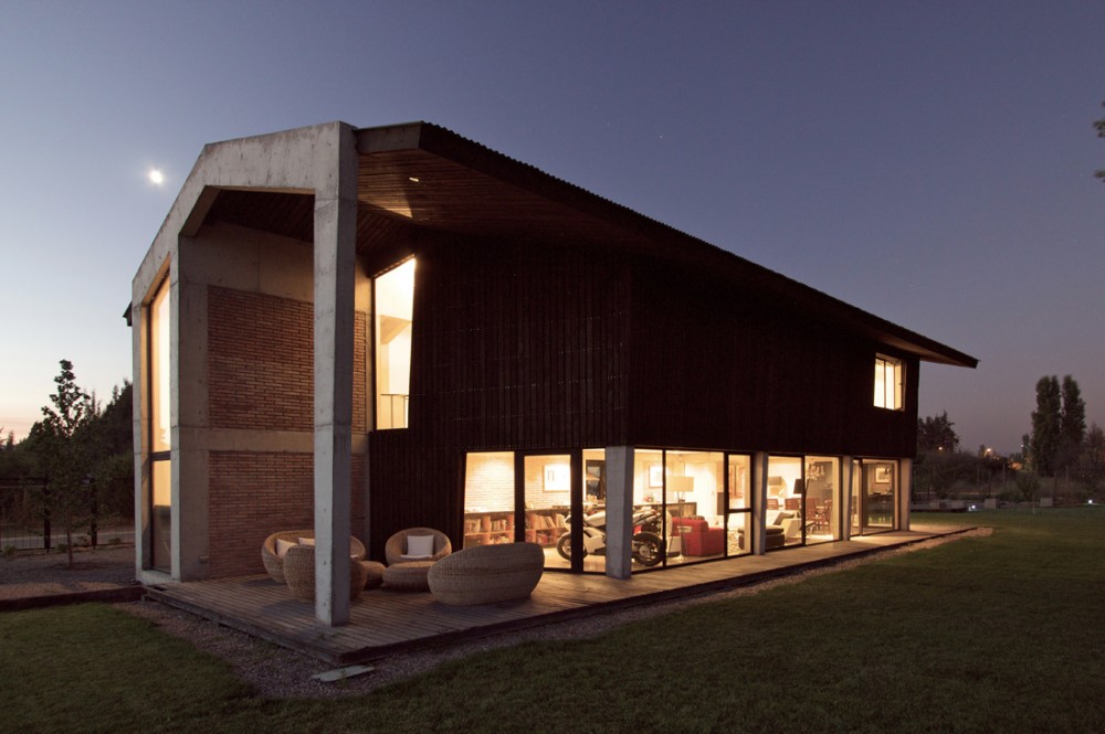 House in Colina / OPA