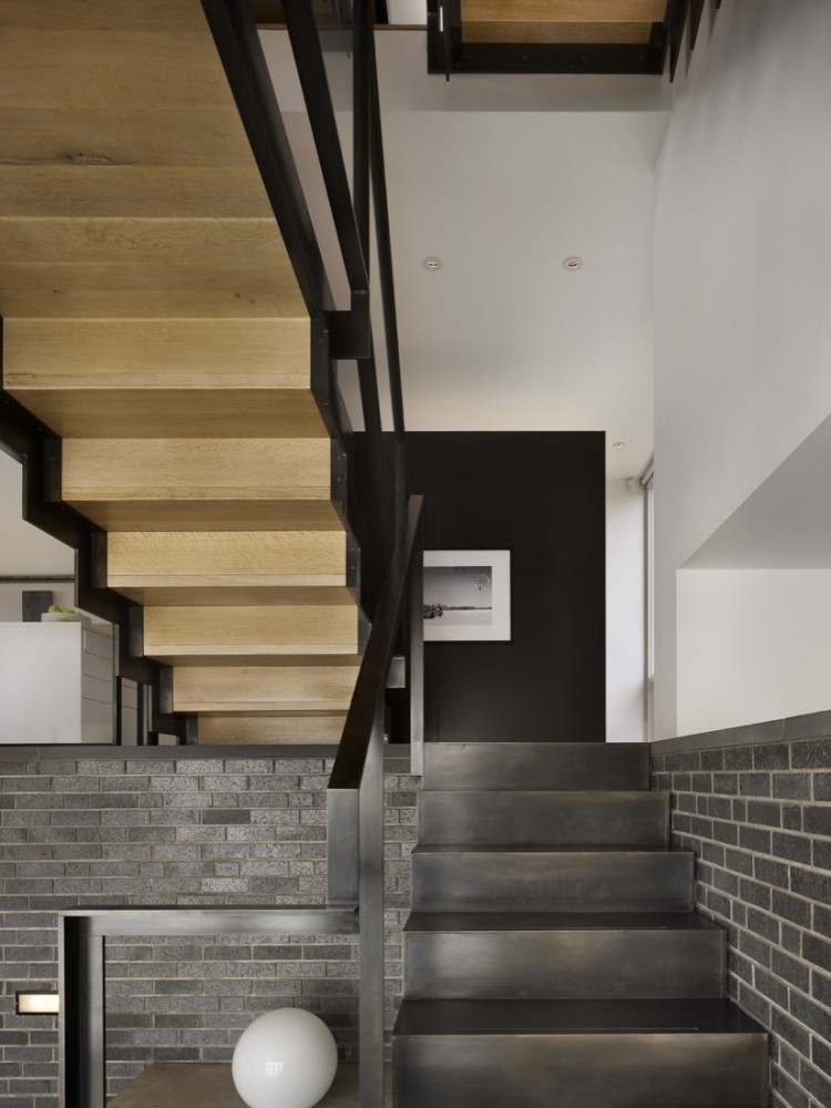 Split Level House / Qb Design