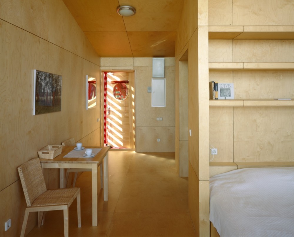 Red Guest Houses / Totan Kuzembaev