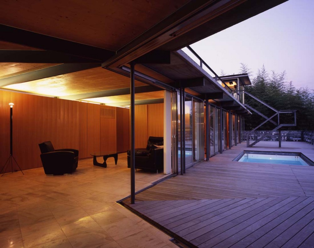 Hover House / naf architect & design