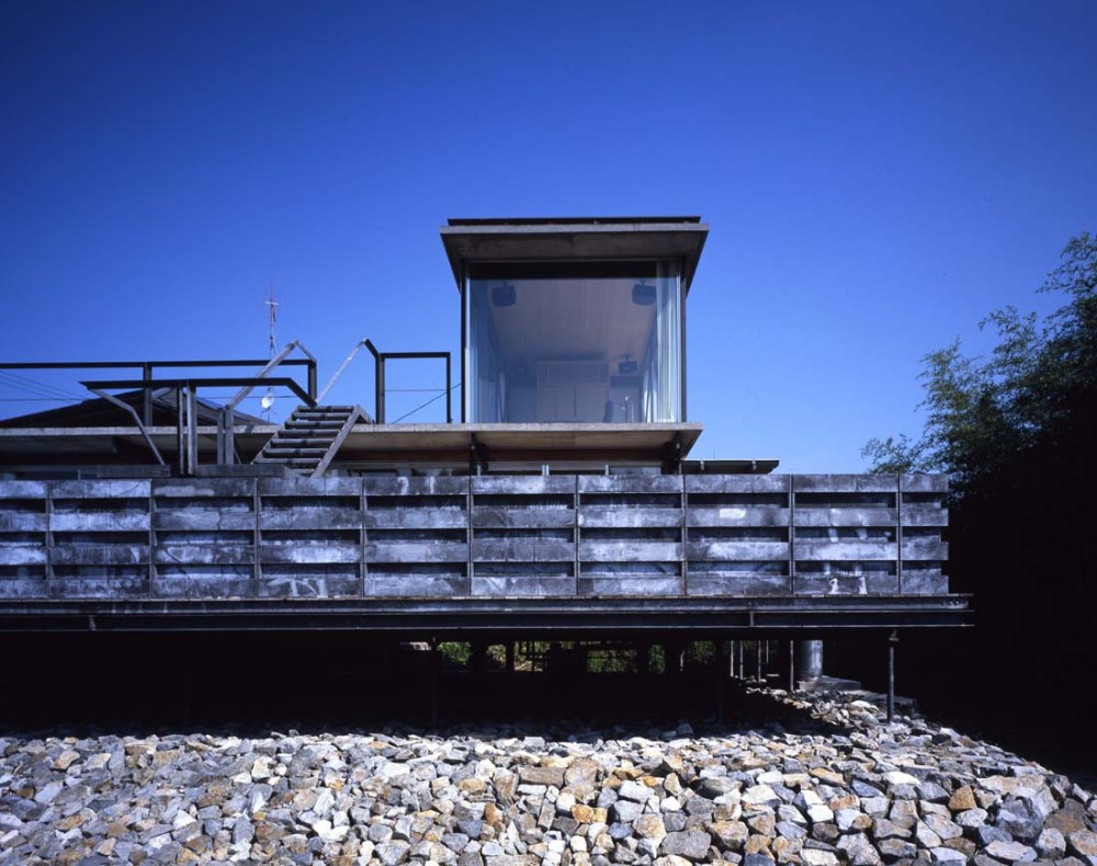 Hover House / naf architect & design
