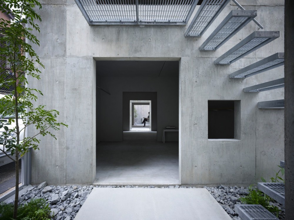 House in Koamicho / Suppose Design Office