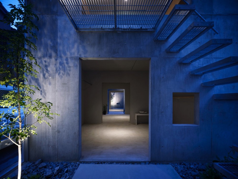House in Koamicho / Suppose Design Office