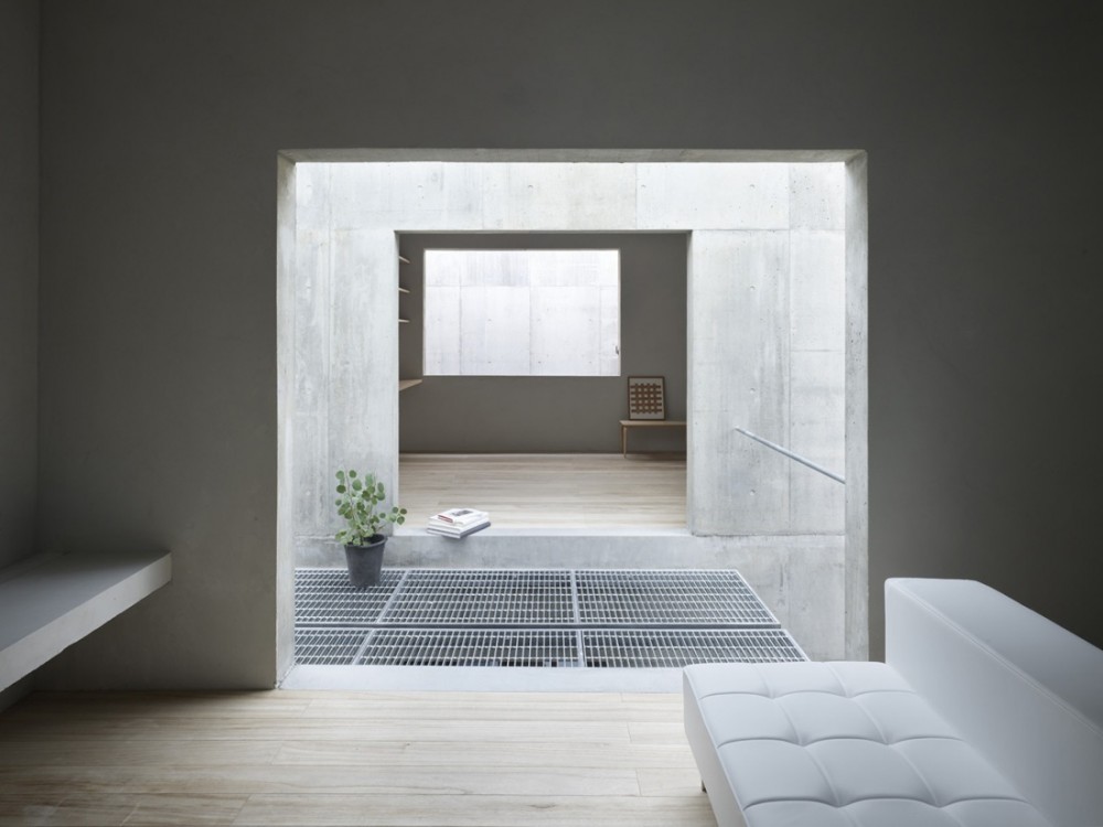 House in Koamicho / Suppose Design Office
