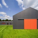 Green Water Sports Station / Peter Kuczia