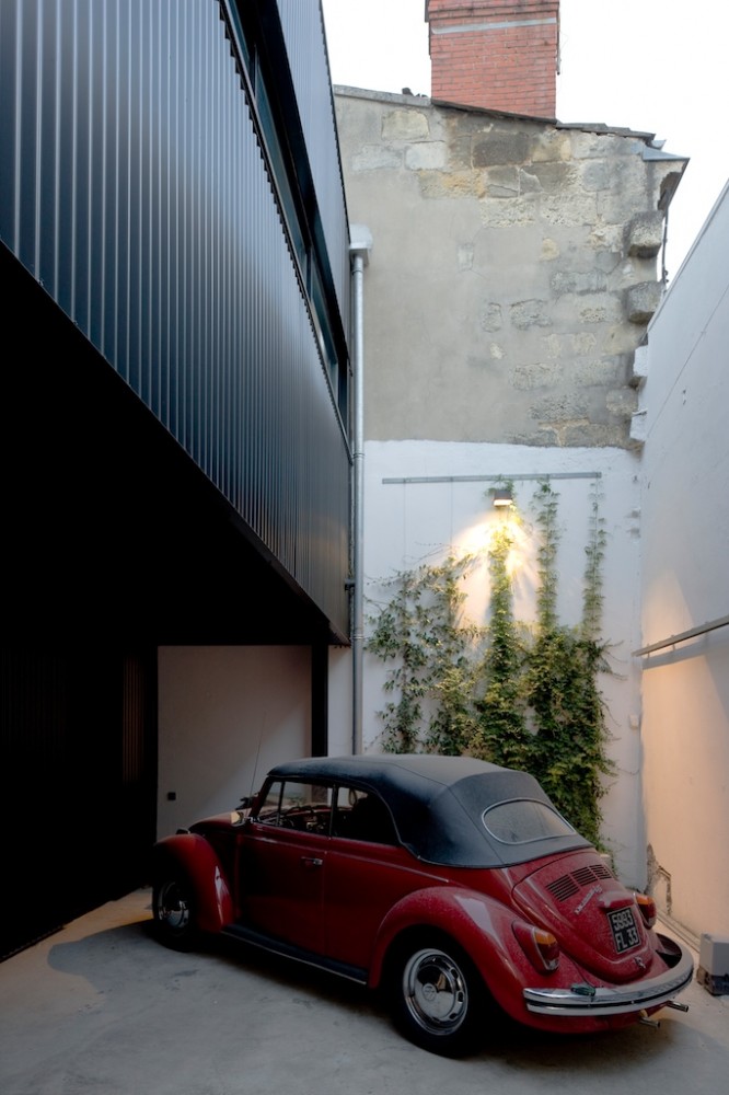 Big Black House / FABRE/deMARIEN architectes