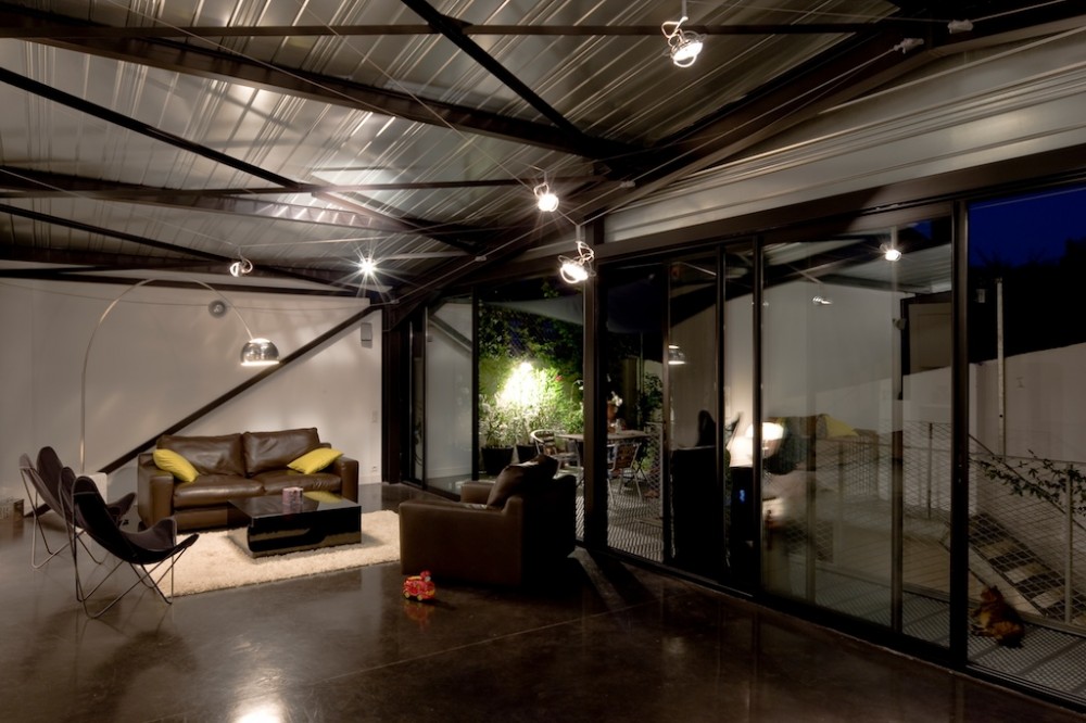 Big Black House / FABRE/deMARIEN architectes