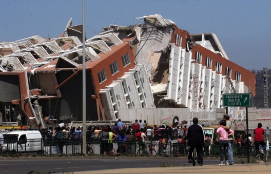 Collapsed building in Concepcion, Chile © AP