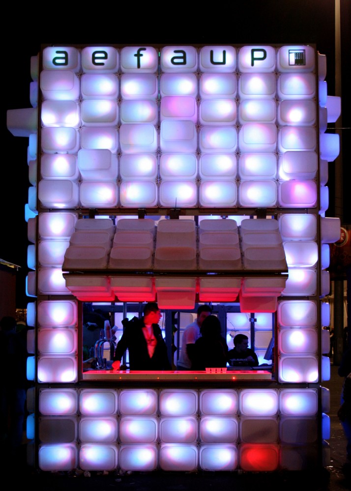 Temporary Bar / Diogo Aguiar & Teresa Otto