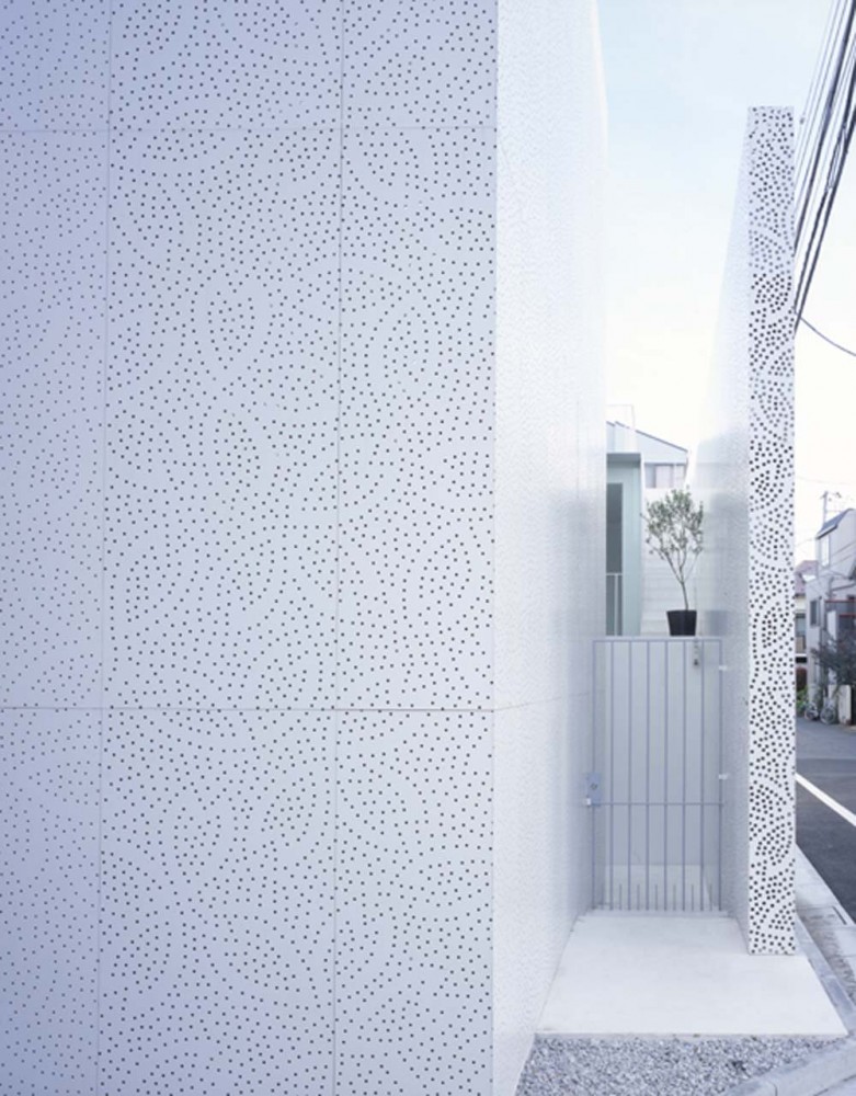Sakura - Mount Fuji Architects Studio © Ryota Atarashi