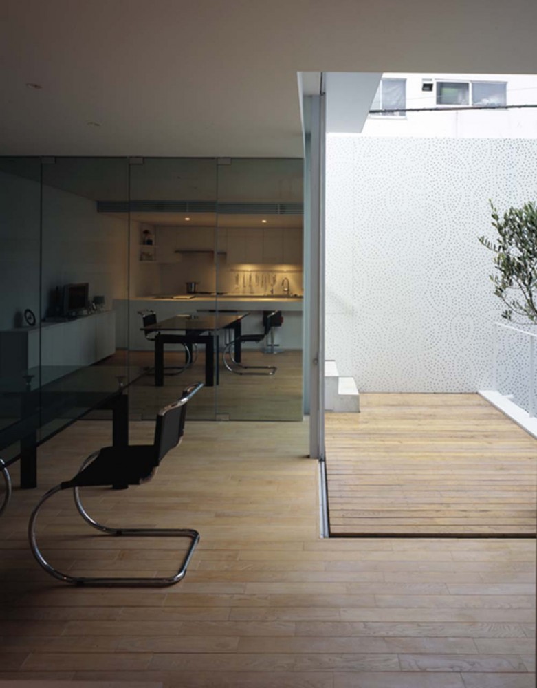 Sakura - Mount Fuji Architects Studio © Ryota Atarashi