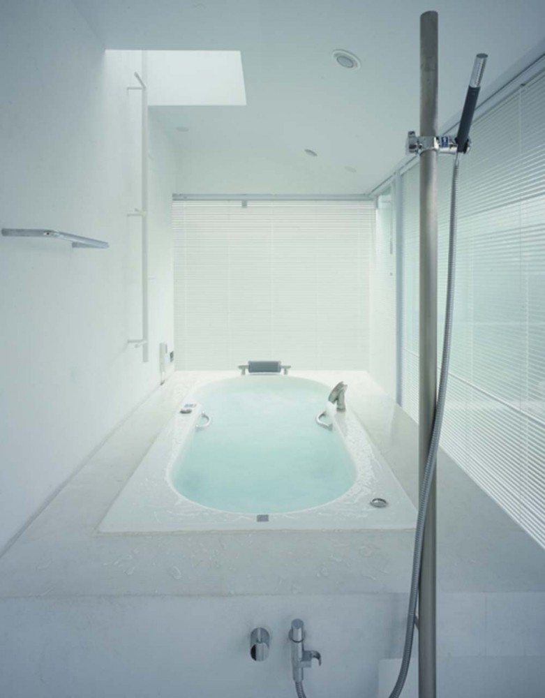 Sakura - Mount Fuji Architects Studio © Ryota Atarashi