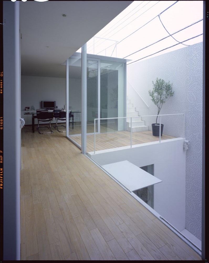 Sakura - Mount Fuji Architects Studio © Ryota Atarashi