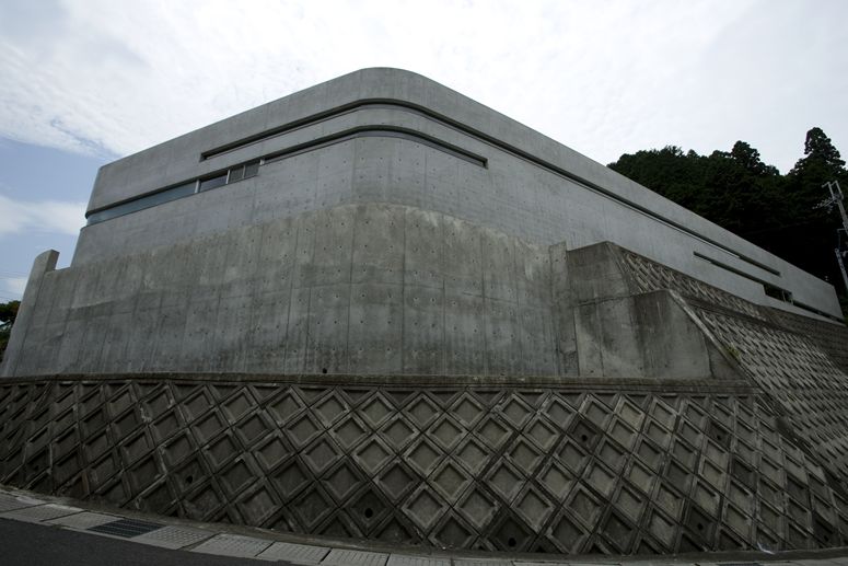 Horizontal House - EASTERN Design Office © Koichi Torimura