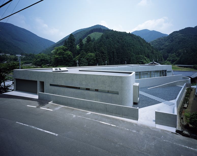 Horizontal House - EASTERN Design Office © Koichi Torimura