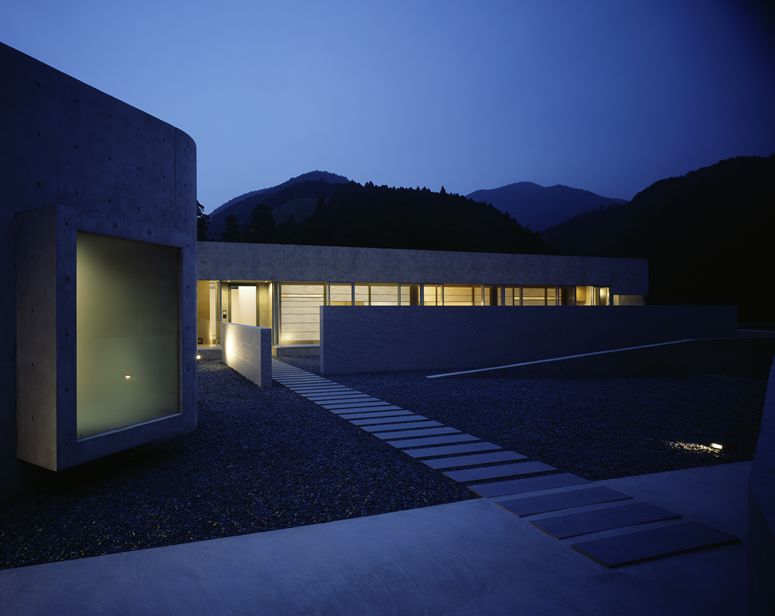 Horizontal House - EASTERN Design Office © Koichi Torimura