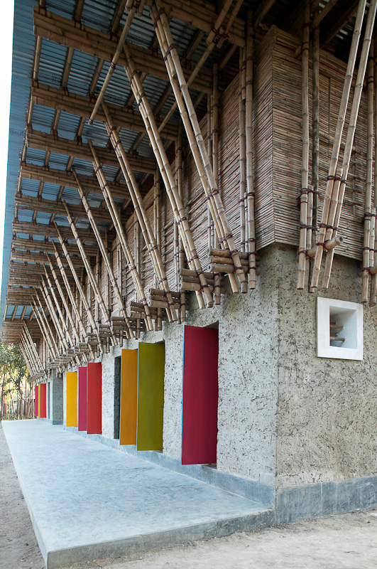 Handmade School / Anna Heringer & Eike Roswag