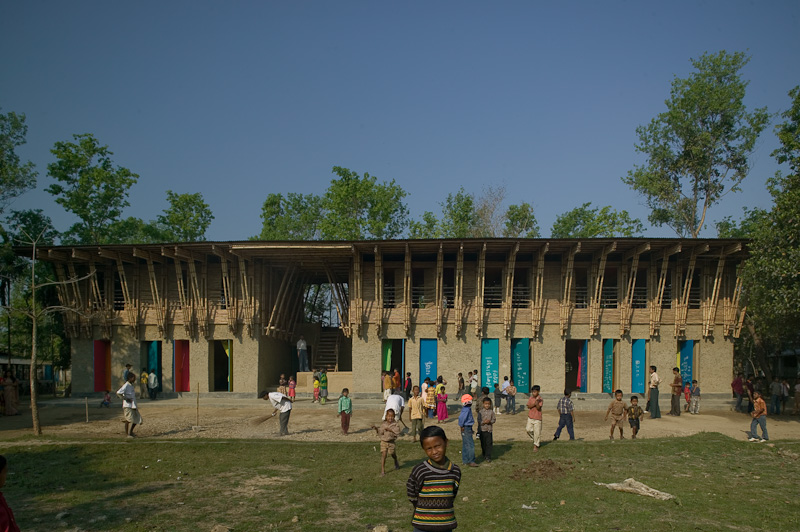 Handmade School / Anna Heringer & Eike Roswag