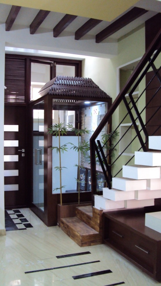 14 © Sri & Max / designQ