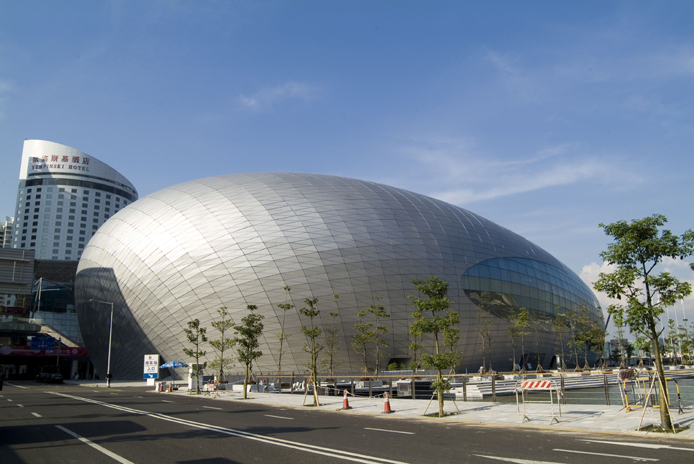 QuadroClad™ Metal Façade Panels / Hunter Douglas Contract