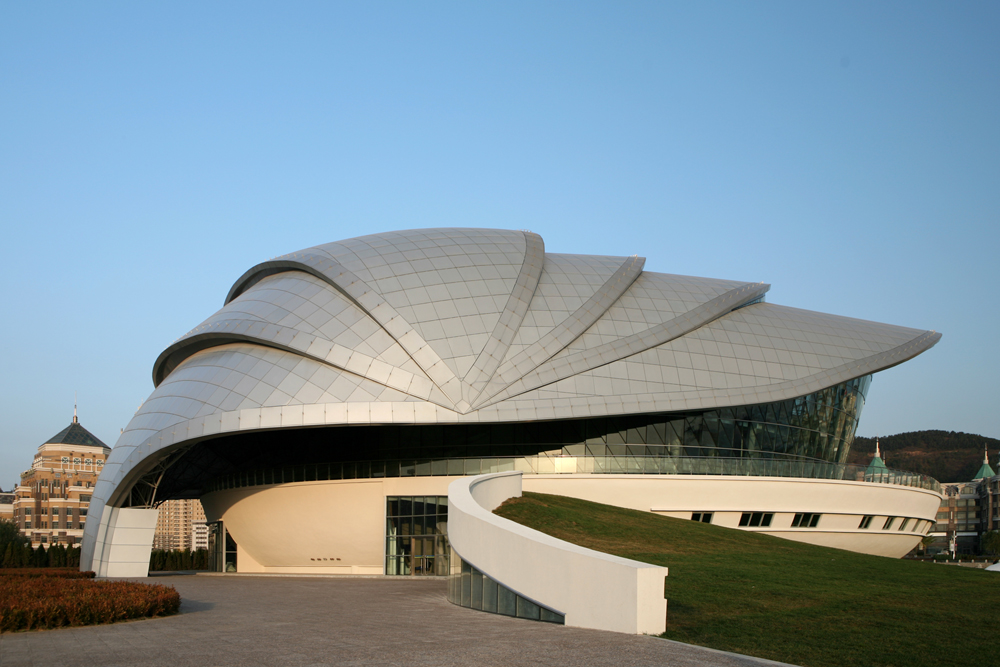 QuadroClad™ Metal Façade Panels / Hunter Douglas Contract