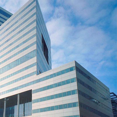 QuadroClad™ Metal Façade Panels / Hunter Douglas Contract