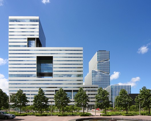 QuadroClad™ Metal Façade Panels / Hunter Douglas Contract