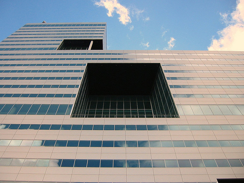QuadroClad™ Metal Façade Panels / Hunter Douglas Contract