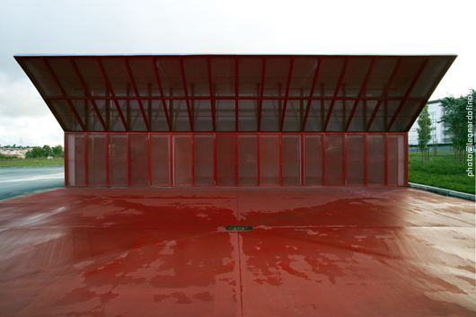 Manhufe Parking Lot - Guilherme Machado Vaz © Leonardo Finotti