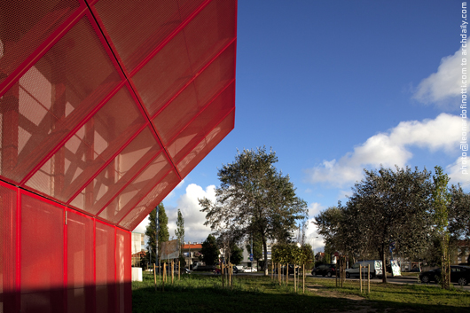 Manhufe Parking Lot - Guilherme Machado Vaz © Leonardo Finotti