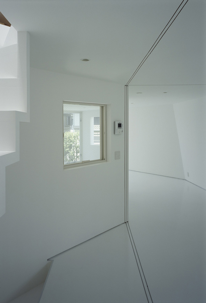 House in Matsubara - Ken'ichi Otani Architects © Koichi Torimura