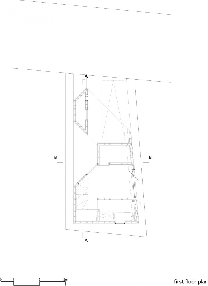 House in Matsubara - Ken'ichi Otani Architects first floor plan
