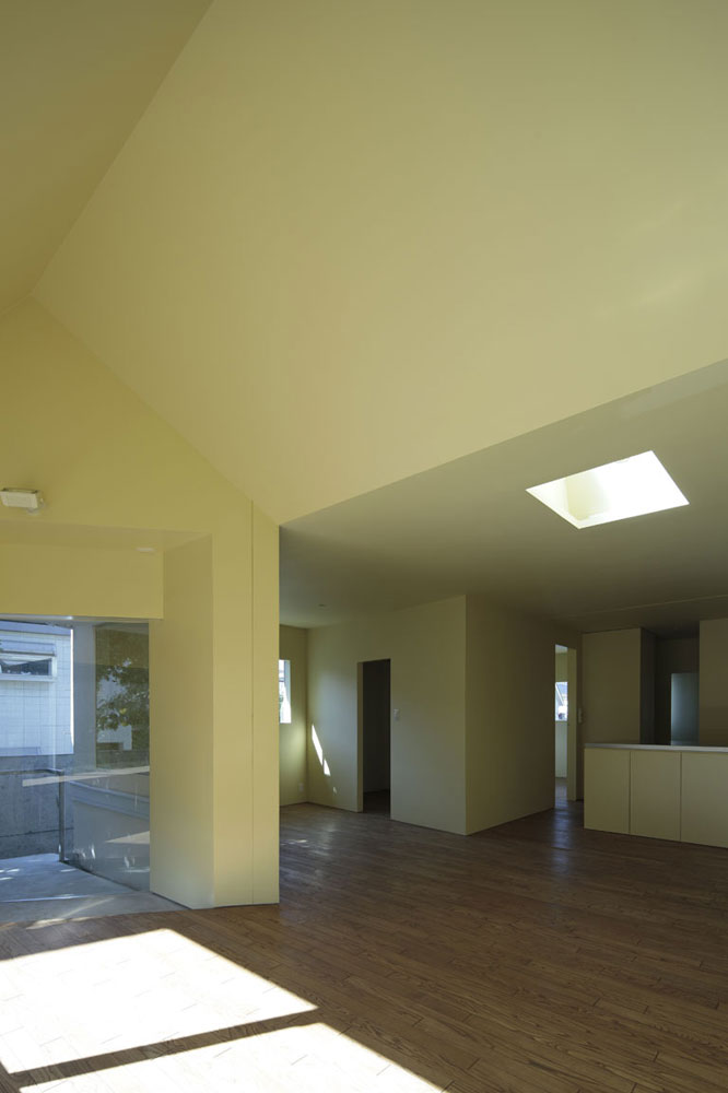 Renovated House in Higachi-Matsubara - Ken'ichi Otani Architects © Koichi Torimura