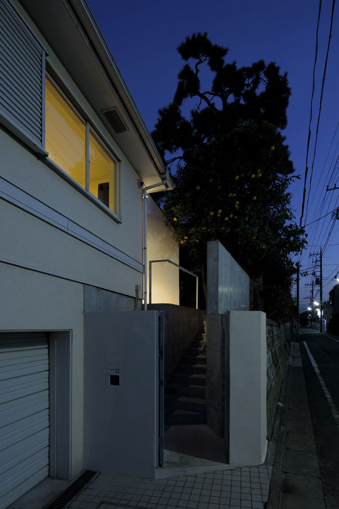 Renovated House in Higachi-Matsubara - Ken'ichi Otani Architects © Koichi Torimura