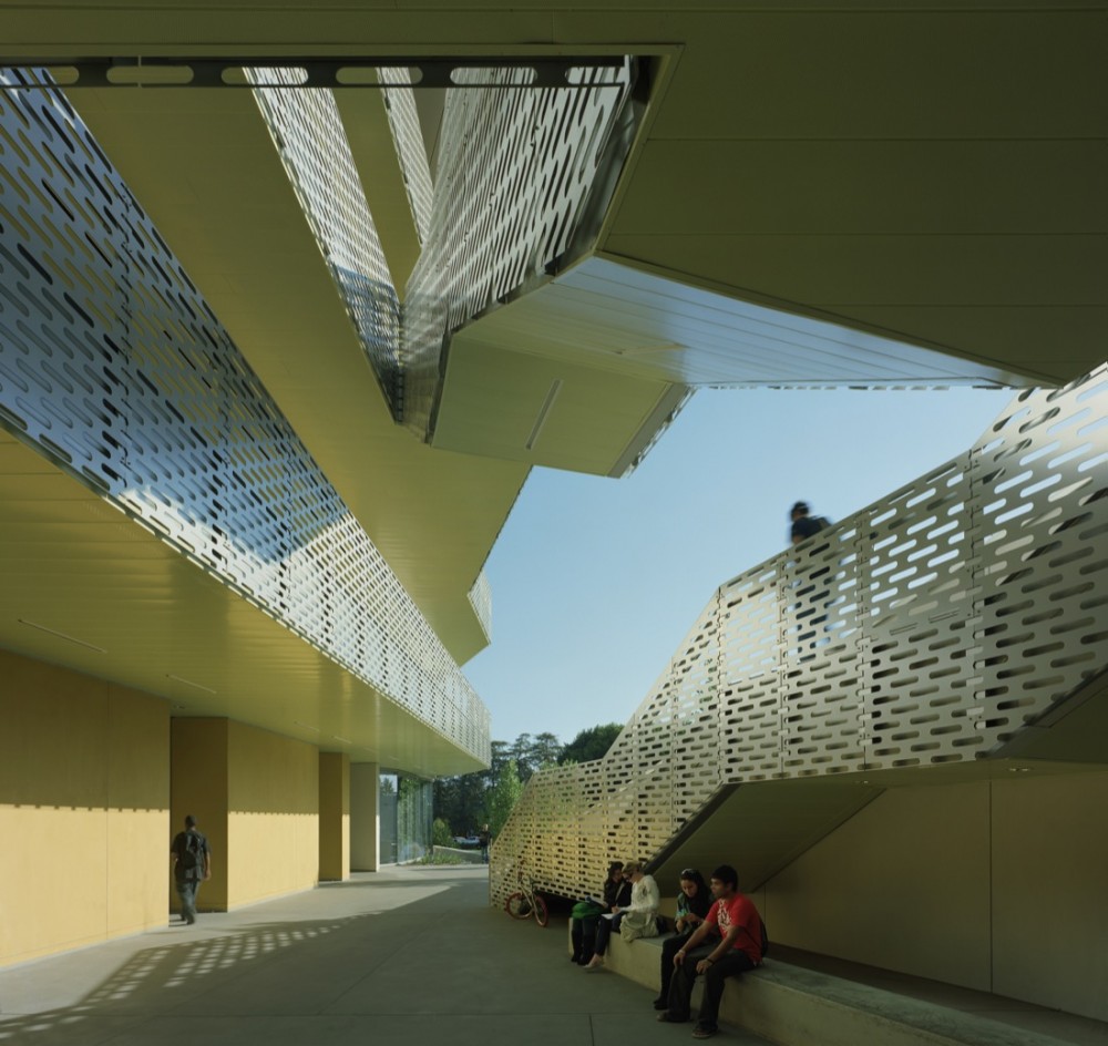 Chaparral Science Hall - Yazdani Studio © Timothy Hursley