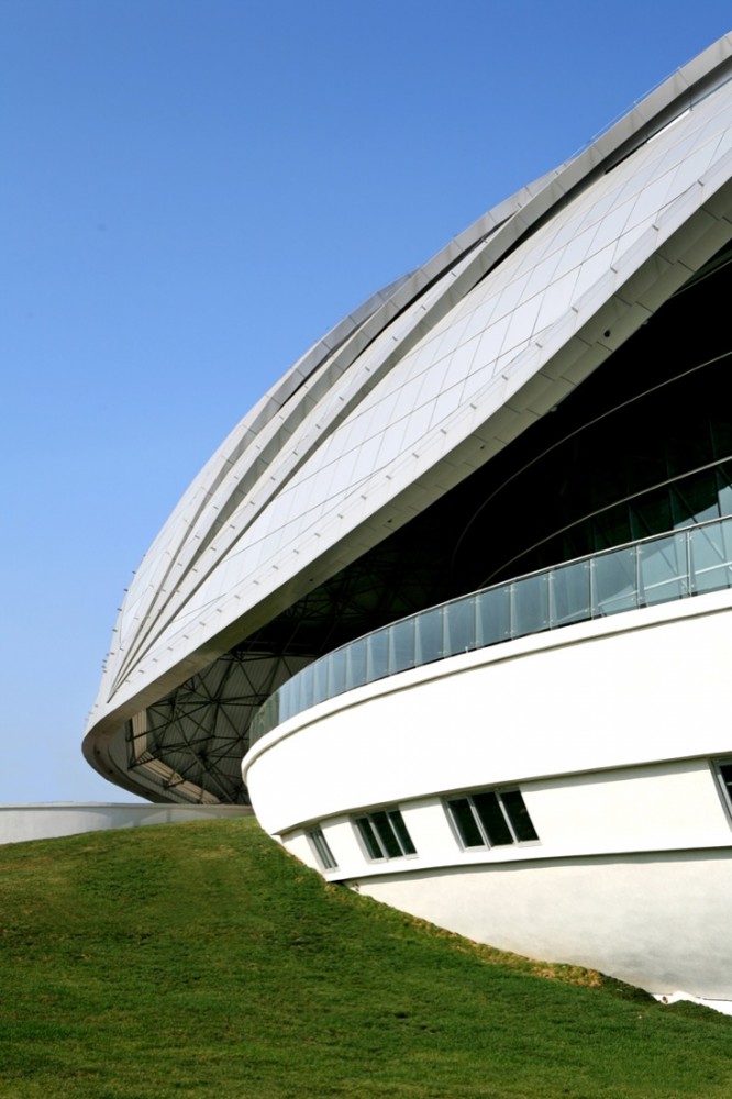 Dalian Shell Museum / The Design Institute of Civil Engineering & Architecture of DUT