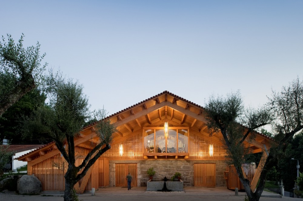 Casa da Torre Winery / Castanheira & Bastai Arquitectos Associados