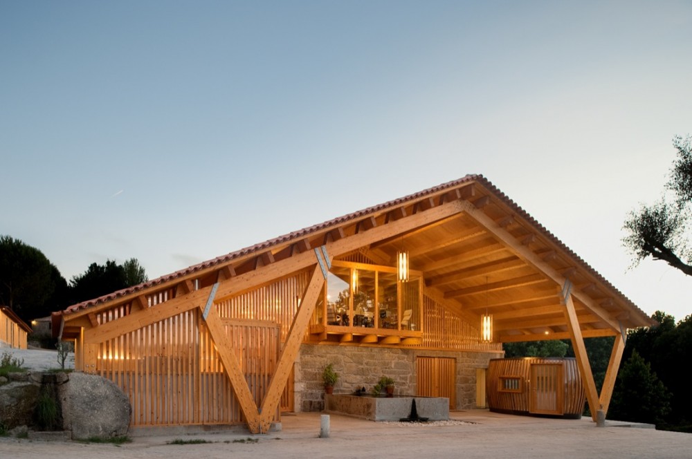 Casa da Torre Winery / Castanheira & Bastai Arquitectos Associados