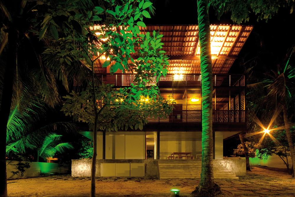 Tropical House - Camarim Architects © Nic Olshiati