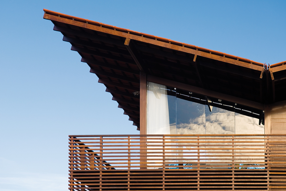 Tropical House / Camarim Architects