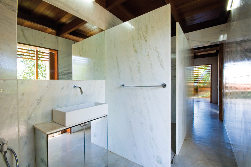 Tropical House - Camarim Architects © Nic Olshiati