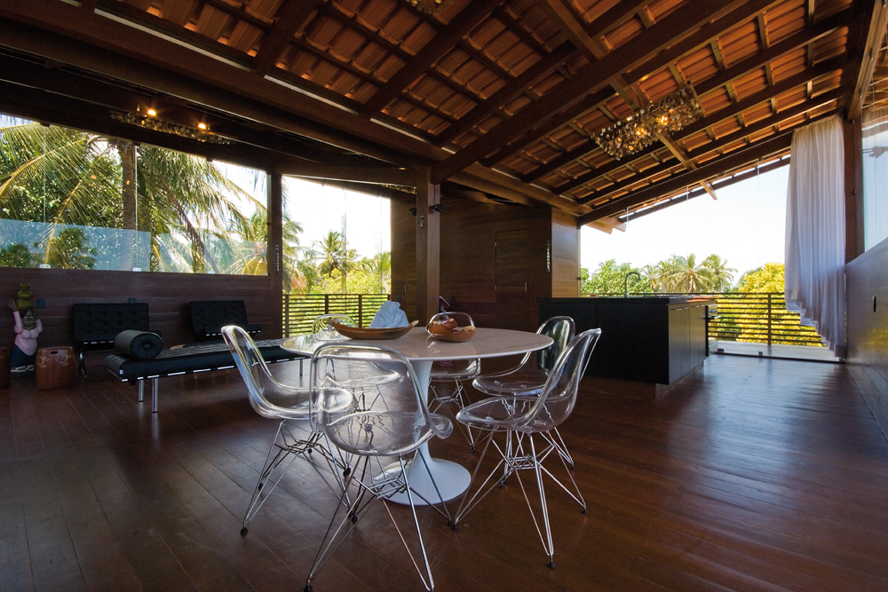 Tropical House - Camarim Architects © Nic Olshiati