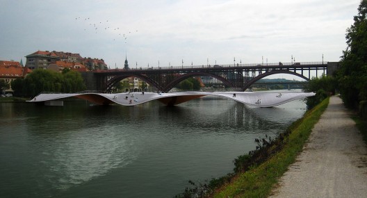 Footbridge in Maribor / Ja Studio + Tadj-Farzin Studio